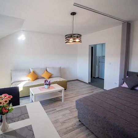 Апартаменты Apartman Sara Нови-Сад Экстерьер фото